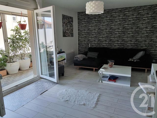 Appartement T3 à vendre - 3 pièces - 62.39 m2 - ST MARCEL - 01 - RHONE-ALPES - Century 21 L'Immobilière Jassans Appartement T3 à vendre - 3 pièces - 62.39 m2 - ST MARCEL - 01 - RHONE-ALPES - Century 21 L'Immobilière Jassans