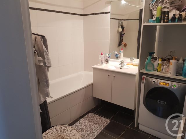Appartement T3 à vendre - 3 pièces - 62.39 m2 - ST MARCEL - 01 - RHONE-ALPES - Century 21 L'Immobilière Jassans Appartement T3 à vendre - 3 pièces - 62.39 m2 - ST MARCEL - 01 - RHONE-ALPES - Century 21 L'Immobilière Jassans