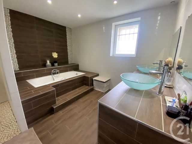 Afficher la photo en grand Appartement T4 à vendre - 4 pièces - 124.0 m2 - MISERIEUX - 01 - RHONE-ALPES - Century 21 L'Immobilière Jassans