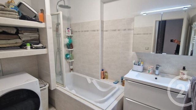 Appartement T3 à vendre - 3 pièces - 84.14 m2 - JASSANS RIOTTIER - 01 - RHONE-ALPES - Century 21 L'Immobilière Jassans