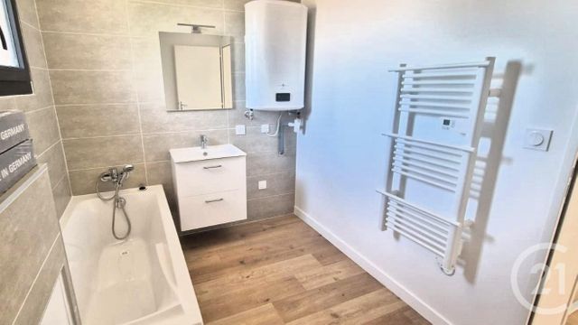 Afficher la photo en grand Appartement T3 à vendre - 3 pièces - 61.01 m2 - QUINCIEUX - 69 - RHONE-ALPES - Century 21 L'Immobilière Jassans