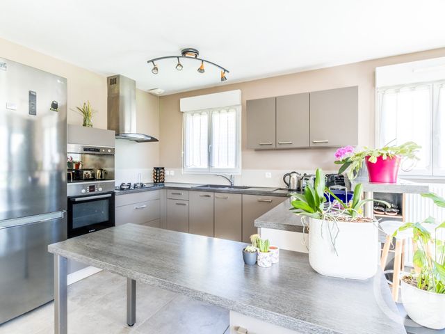 maison à vendre - 4 pièces - 89.92 m2 - ST DIDIER DE FORMANS - 01 - RHONE-ALPES - Century 21 L'Immobilière Jassans