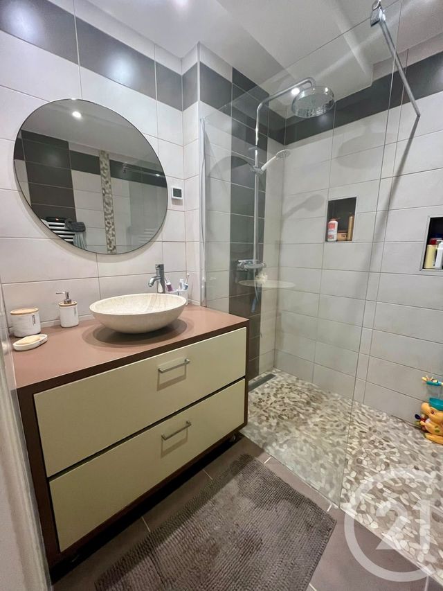 Appartement T3 à vendre - 3 pièces - 58.84 m2 - VILLENEUVE - 01 - RHONE-ALPES - Century 21 L'Immobilière Jassans